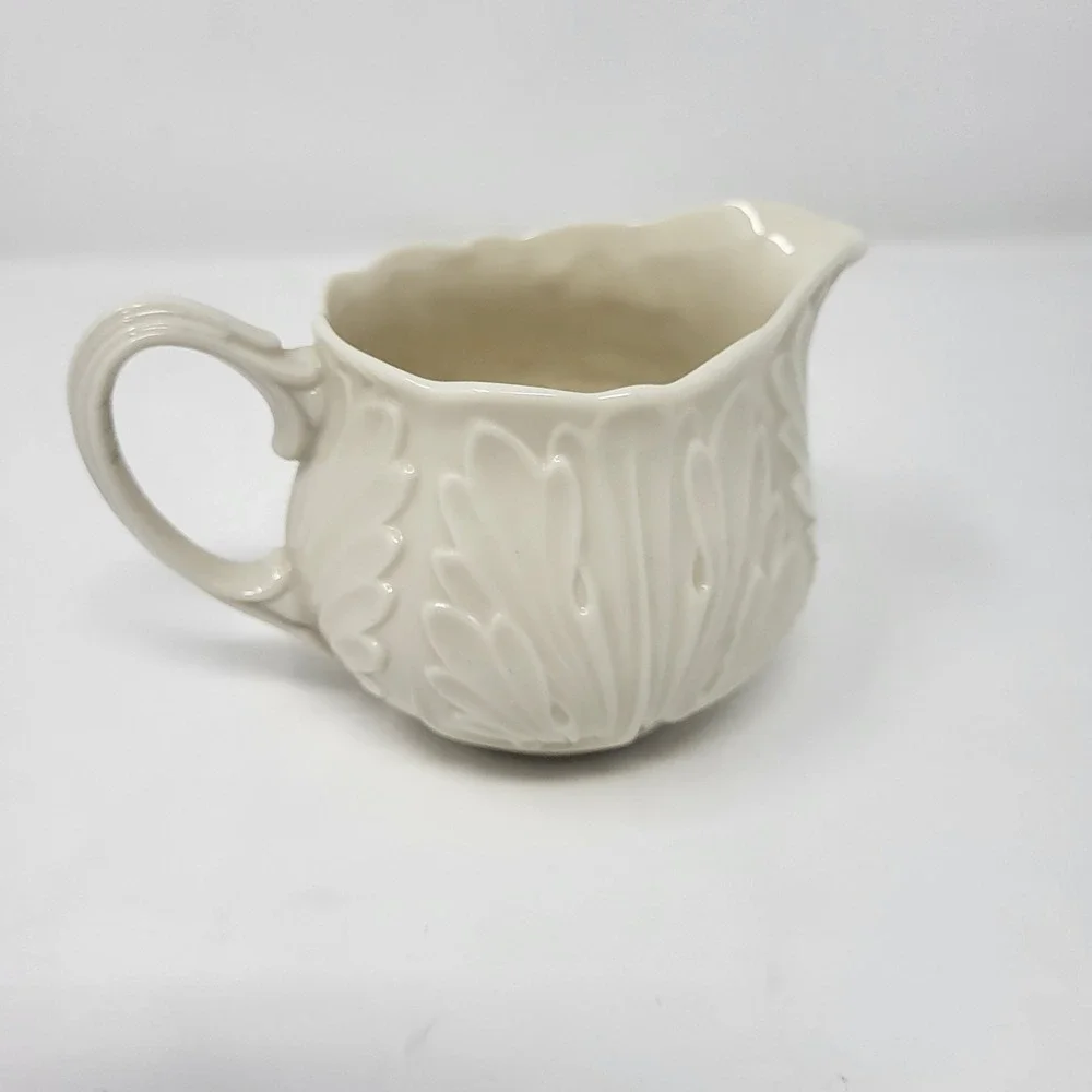 Lenox‎ Cottage Collection creamer ivory embossed acanthus Leaf No Trim